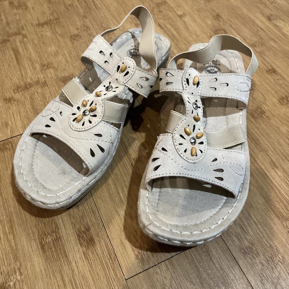 earth spirit sandals size 5